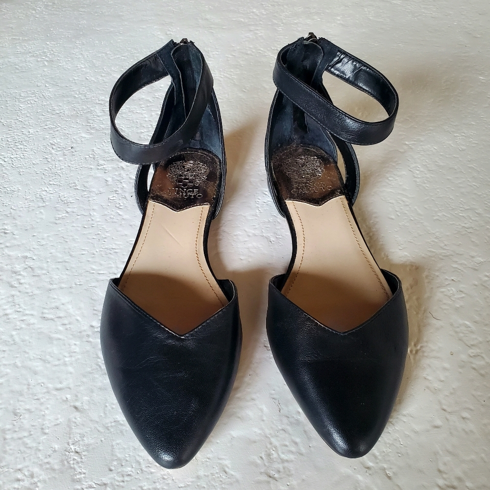 Vince Camuto Black leather pointy toe ankle strap Flats size 9.5 M like new